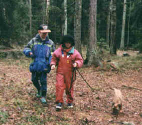 Erik, Elsa and Maja on a walk